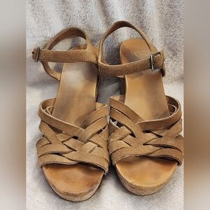 Ugg Shoes, Women's size 8.5 Brown Ugg UMA Wedge Sandals